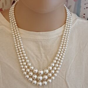 Vintage Austrian Diamond Clasp Timeless Three-Strand Pearl Necklace in White